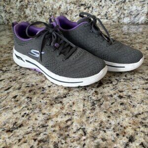 Women’s Skechers Arch Fit GoWalk Sneakers Size 7.5